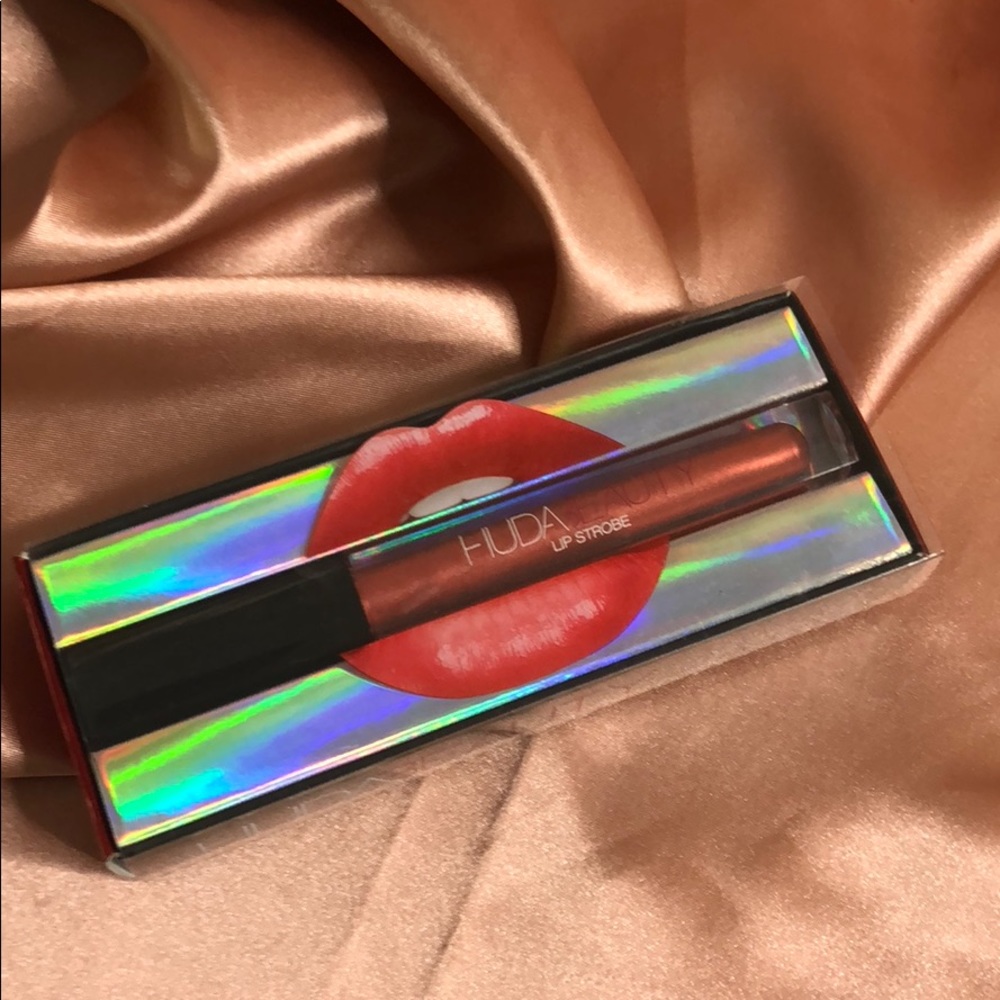 Huda lip strobe boujee